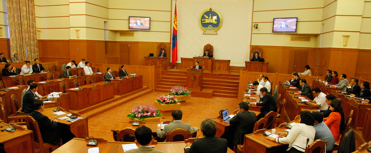 Хууль тогтоомжийн төсөл боловсруулах, өргөн мэдүүлэх, хууль тогтоомжийг хэрэгжүүлэх журмын тухай хуулийг баталлаа